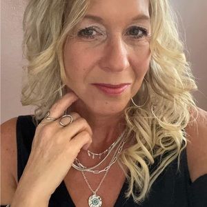 Plunder Margot Necklace~Turquoise and silver stacking necklace all in one